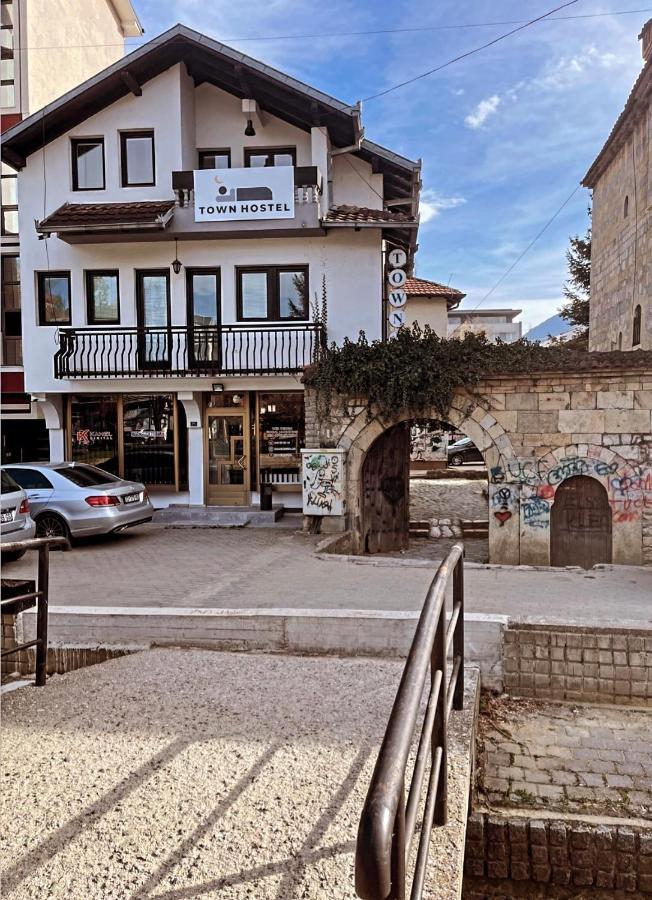 Town Hostel Peje Exterior foto
